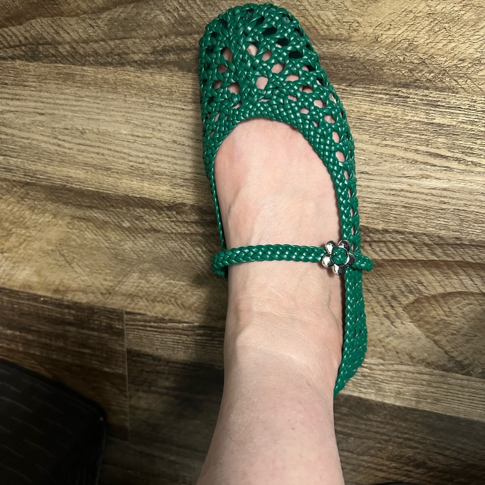 LISA SAYS GAH Candice Shoe in Green - Picture 11 of 16